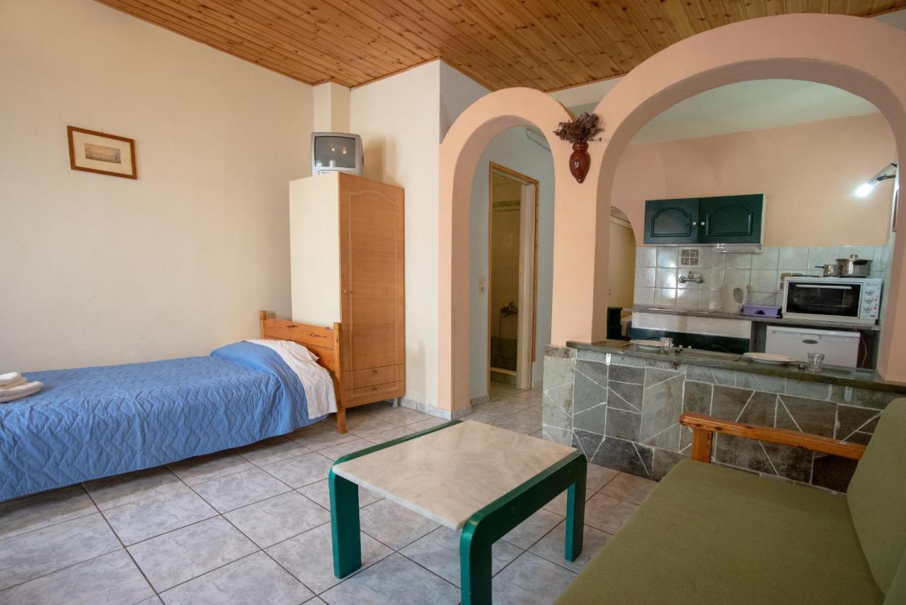 Kleoni Club Apartments Tolón Eksteriør bilde