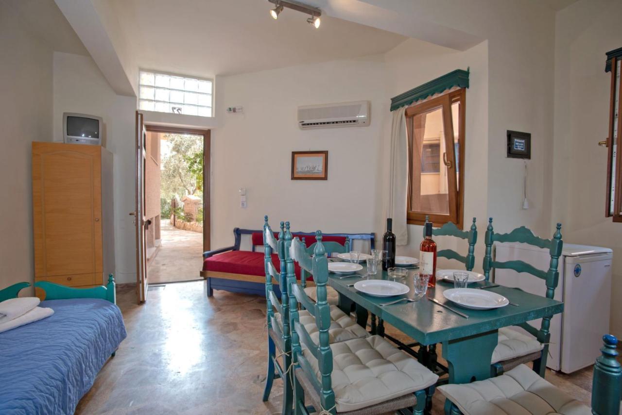 Kleoni Club Apartments Tolón Eksteriør bilde