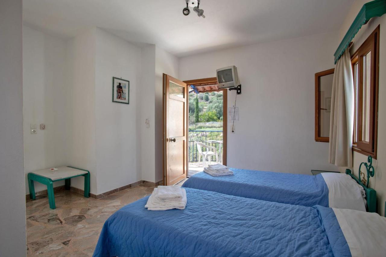 Kleoni Club Apartments Tolón Eksteriør bilde