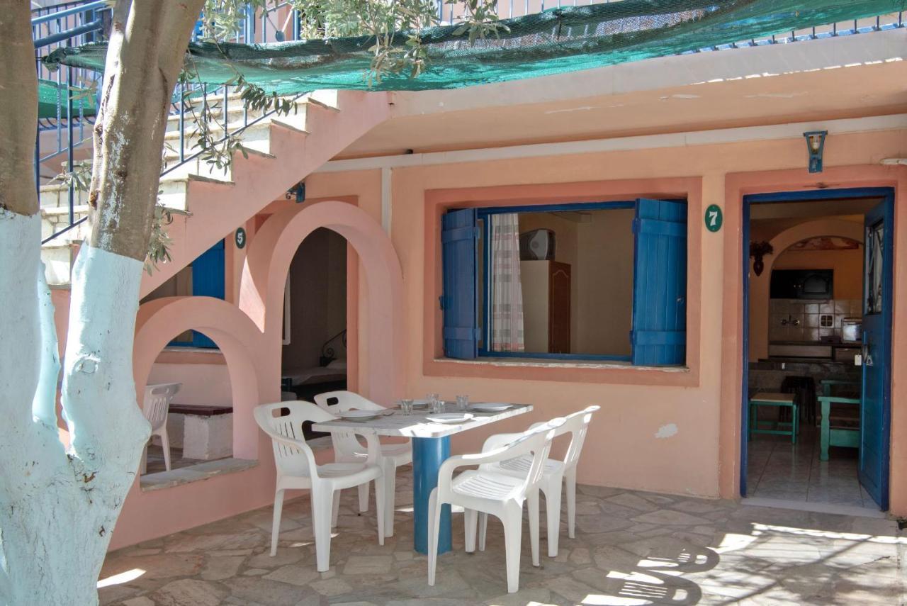 Kleoni Club Apartments Tolón Eksteriør bilde