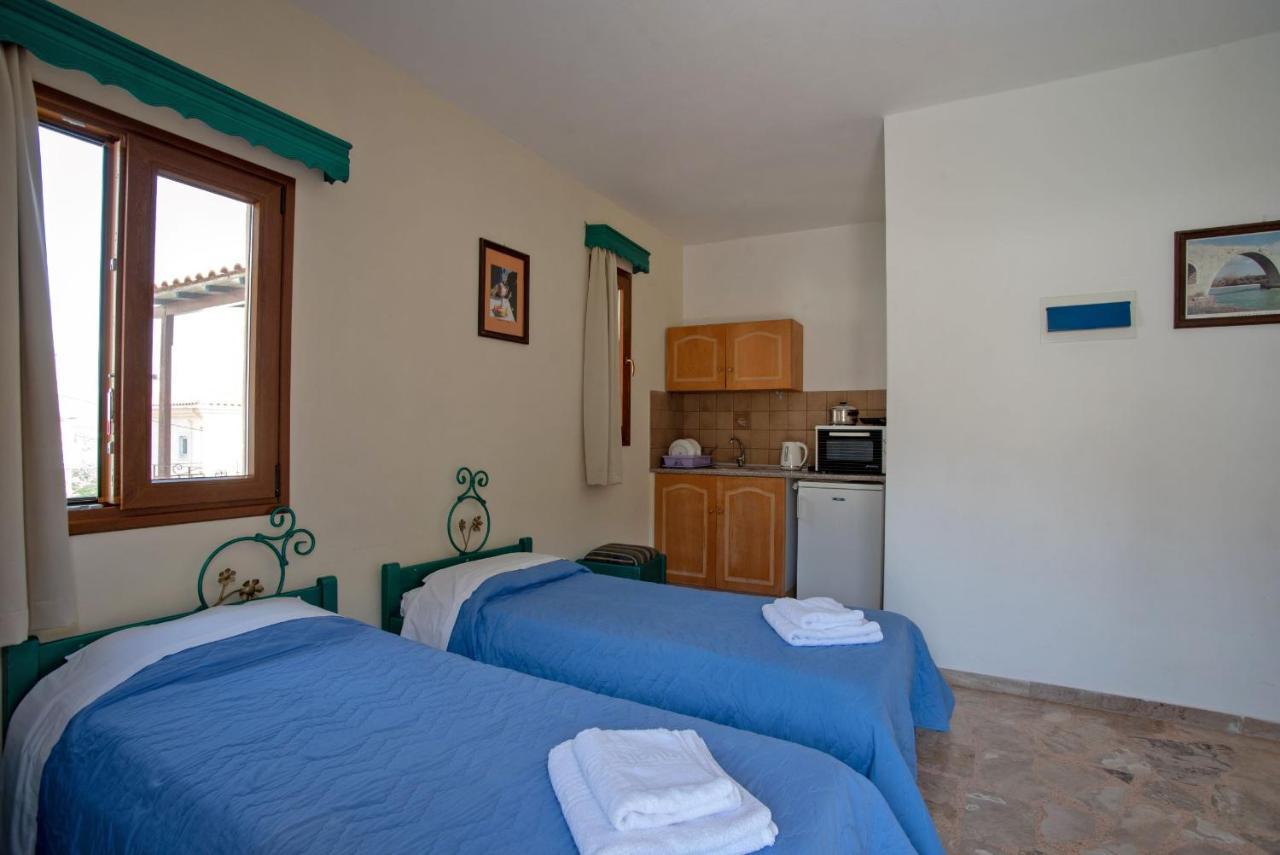 Kleoni Club Apartments Tolón Eksteriør bilde