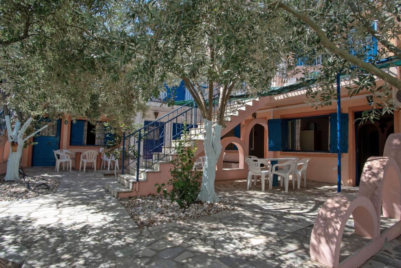 Kleoni Club Apartments Tolón Eksteriør bilde