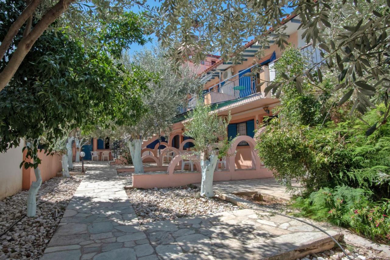 Kleoni Club Apartments Tolón Eksteriør bilde